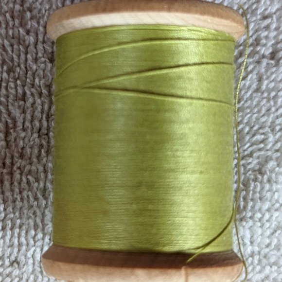 FURTHER REDUCED Vintage Wooden Sewing Spools in Decorative Box c late 1960s - Picture 6 of 13